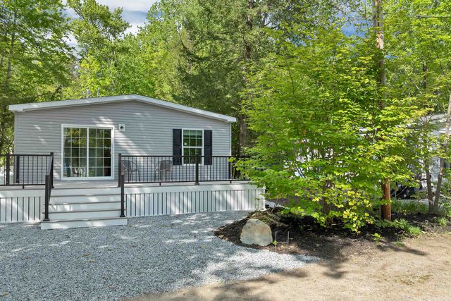 7 Shady Lane, Tuftonboro, NH 03853
