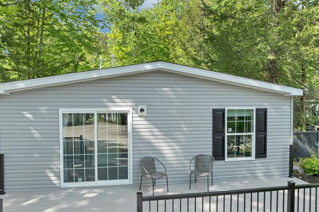 7 Shady Lane, Tuftonboro, NH 03853