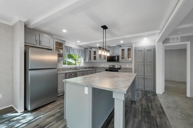 7 Shady Lane, Tuftonboro, NH 03853