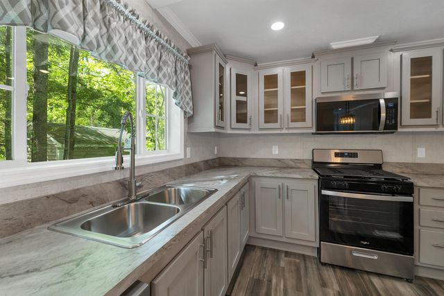 7 Shady Lane, Tuftonboro, NH 03853