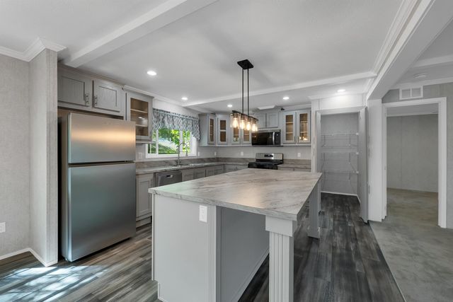 7 Shady Lane, Tuftonboro, NH 03853
