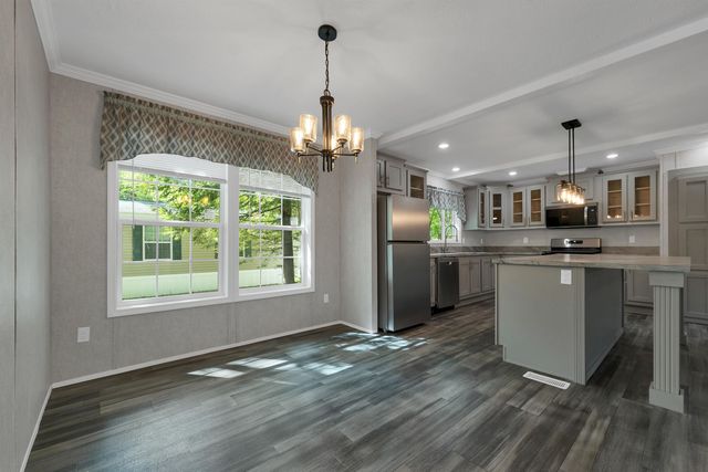 7 Shady Lane, Tuftonboro, NH 03853