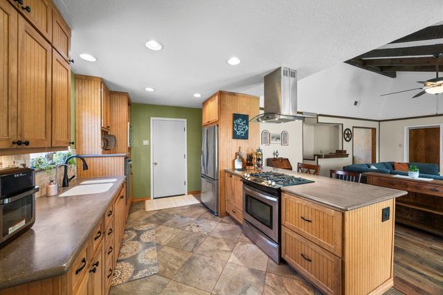 5010 Colombia Drive, Pasadena, TX 77505