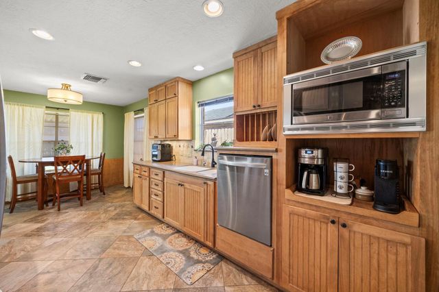 5010 Colombia Drive, Pasadena, TX 77505