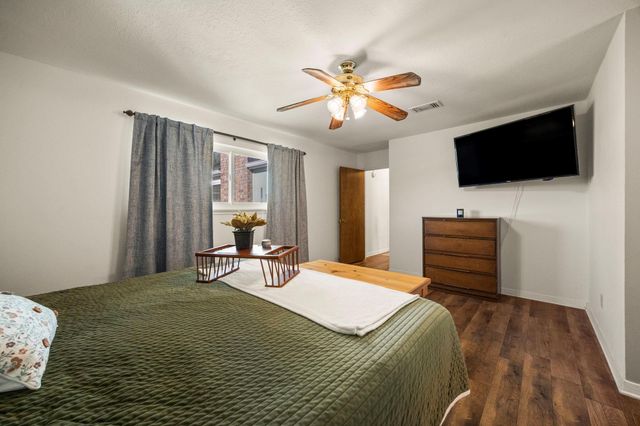 5010 Colombia Drive, Pasadena, TX 77505