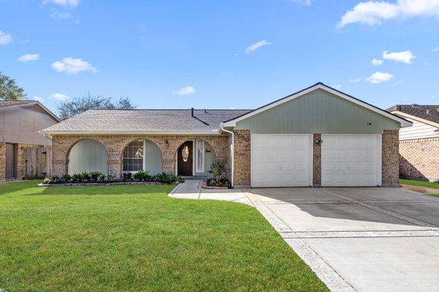 5010 Colombia Drive, Pasadena, TX 77505