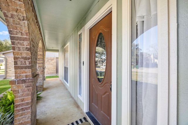 5010 Colombia Drive, Pasadena, TX 77505