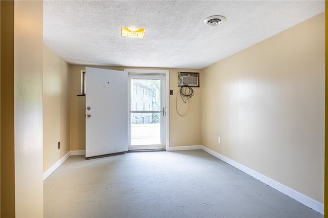 39 Dunkard Ave, Uniontown, PA 15401