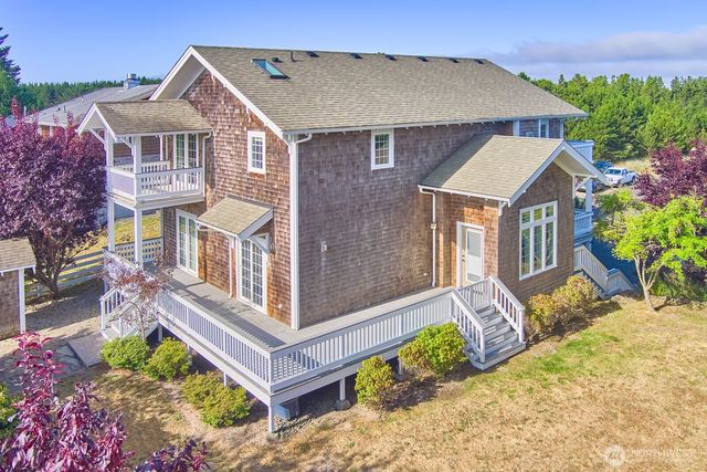 205 26th Street NW, Long Beach, WA 98631