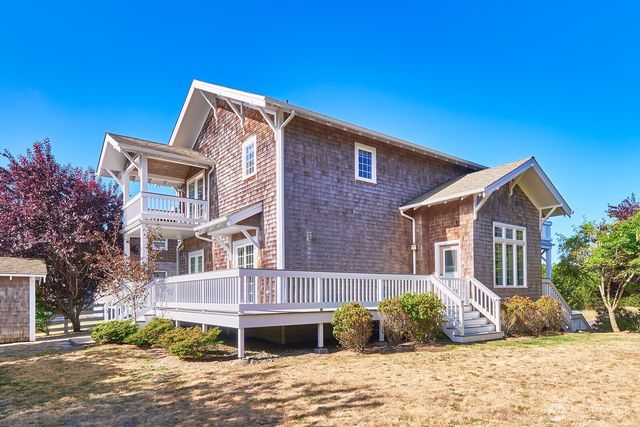 205 26th Street NW, Long Beach, WA 98631