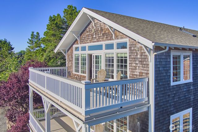 205 26th Street NW, Long Beach, WA 98631