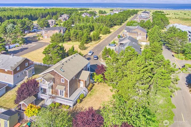 205 26th Street NW, Long Beach, WA 98631