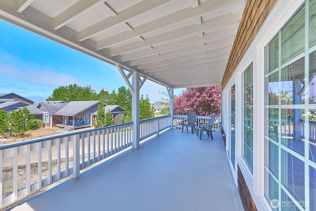 205 26th Street NW, Long Beach, WA 98631