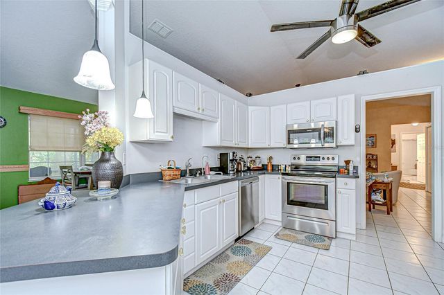 6911 OAKCREST WAY, Zephyrhills, FL 33542