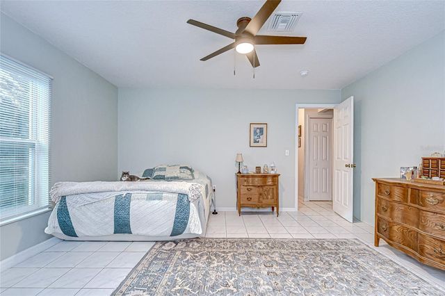 6911 OAKCREST WAY, Zephyrhills, FL 33542