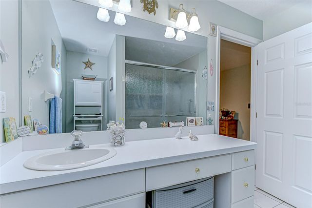 6911 OAKCREST WAY, Zephyrhills, FL 33542