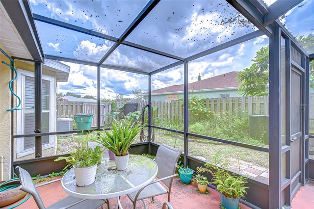 6911 OAKCREST WAY, Zephyrhills, FL 33542