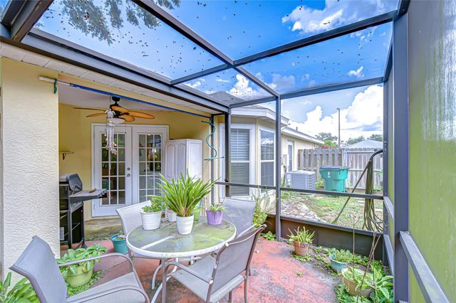 6911 OAKCREST WAY, Zephyrhills, FL 33542