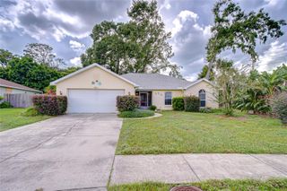 6911 OAKCREST WAY, Zephyrhills, FL 33542