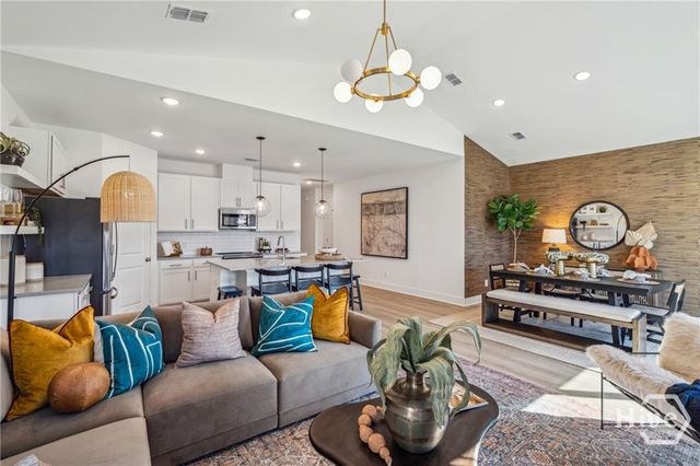 306 Kingswood Circle, Savannah, GA 31302