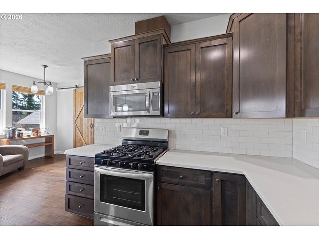 830 Se DARROW Rd, Estacada, OR 97023