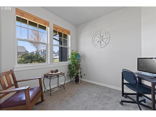 830 Se DARROW Rd, Estacada, OR 97023