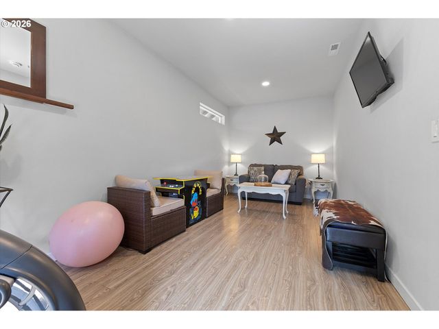 830 Se DARROW Rd, Estacada, OR 97023