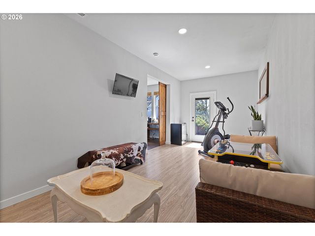 830 Se DARROW Rd, Estacada, OR 97023