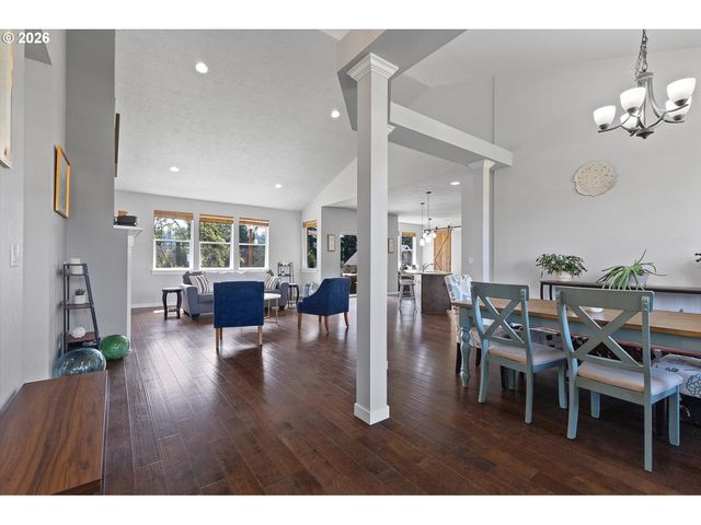 830 Se DARROW Rd, Estacada, OR 97023