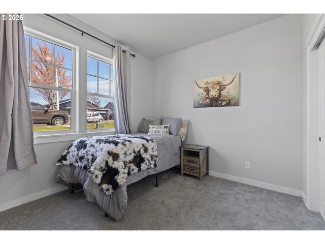 830 Se DARROW Rd, Estacada, OR 97023