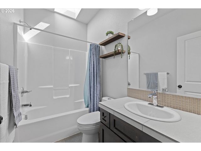 830 Se DARROW Rd, Estacada, OR 97023