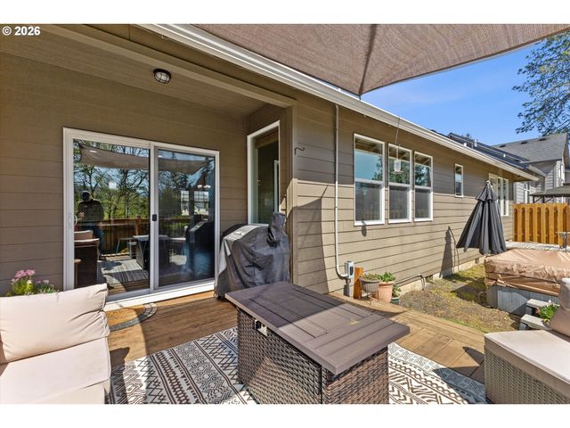 830 Se DARROW Rd, Estacada, OR 97023