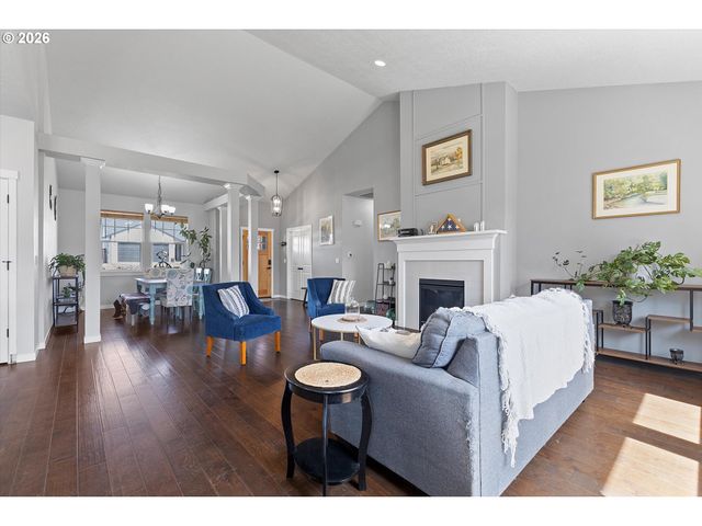 830 Se DARROW Rd, Estacada, OR 97023