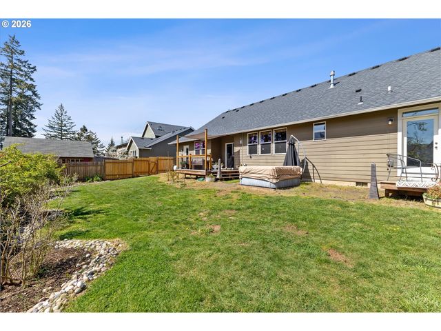 830 Se DARROW Rd, Estacada, OR 97023