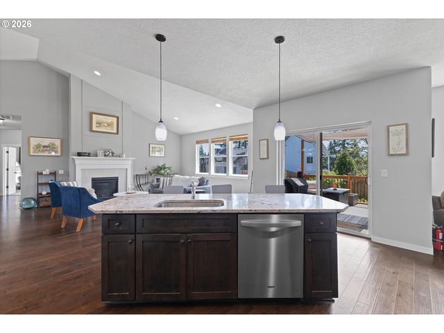 830 Se DARROW Rd, Estacada, OR 97023