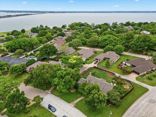 1143 Bayshore Drive, Rockwall, TX 75087