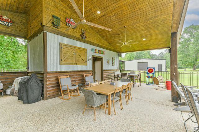 306 County Road 3997, Cleveland, TX 77328