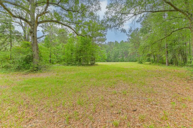 306 County Road 3997, Cleveland, TX 77328