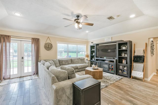 306 County Road 3997, Cleveland, TX 77328