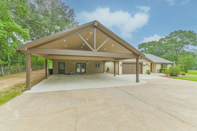 306 County Road 3997, Cleveland, TX 77328
