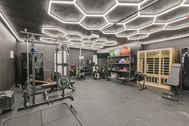 306 County Road 3997, Cleveland, TX 77328