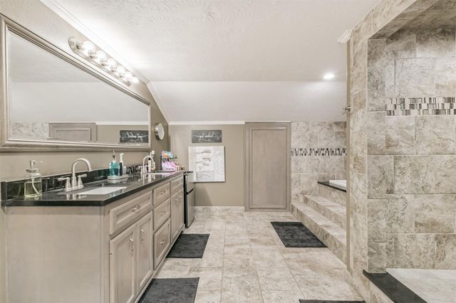 306 County Road 3997, Cleveland, TX 77328