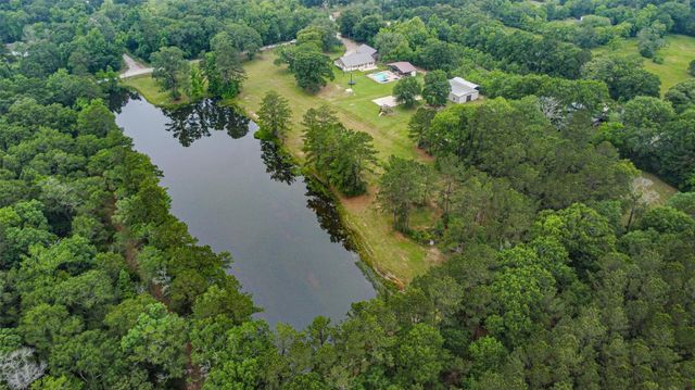 306 County Road 3997, Cleveland, TX 77328