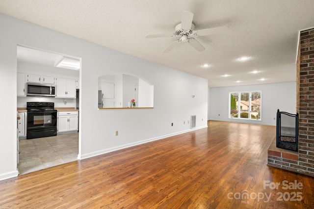 103 Pebble Creek Drive, Asheville, NC 28803