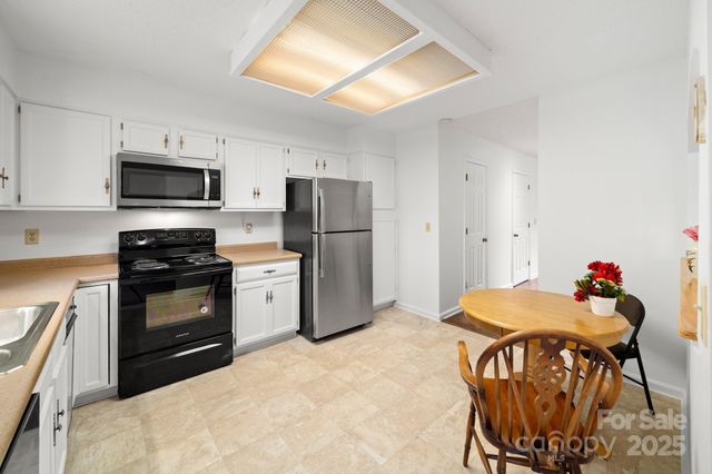 103 Pebble Creek Drive, Asheville, NC 28803