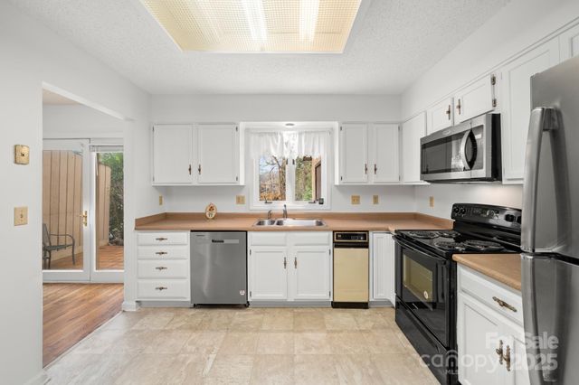 103 Pebble Creek Drive, Asheville, NC 28803