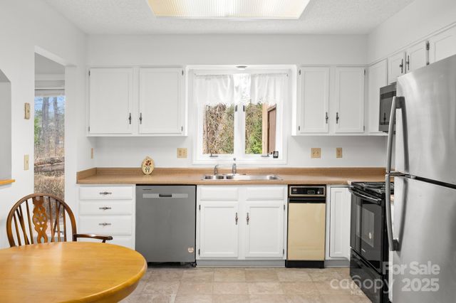 103 Pebble Creek Drive, Asheville, NC 28803