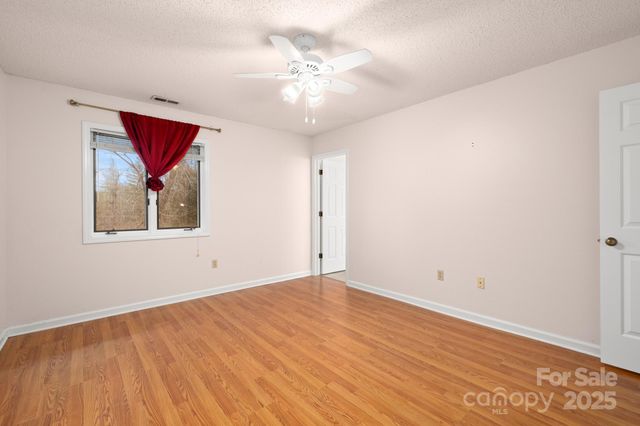 103 Pebble Creek Drive, Asheville, NC 28803