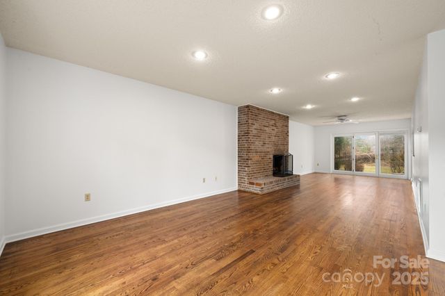 103 Pebble Creek Drive, Asheville, NC 28803