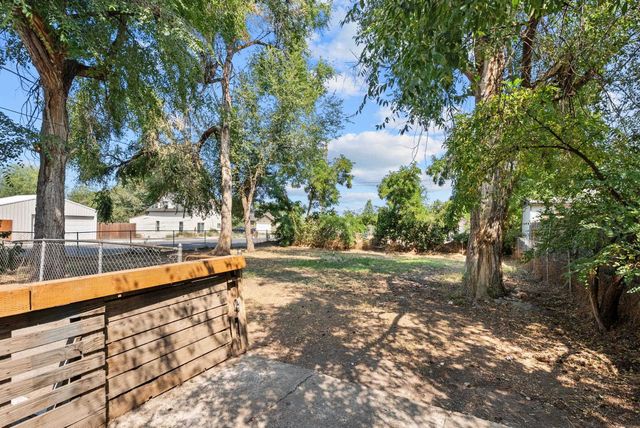 1701 E Desmet Ave, Spokane, WA 99202